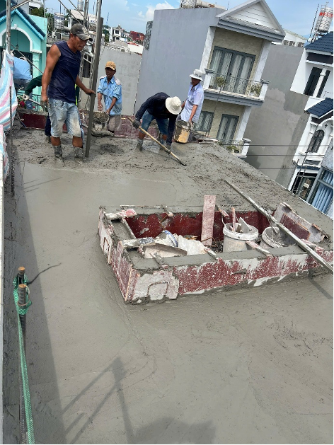 Đổ Bê tông dầm sàn mái
