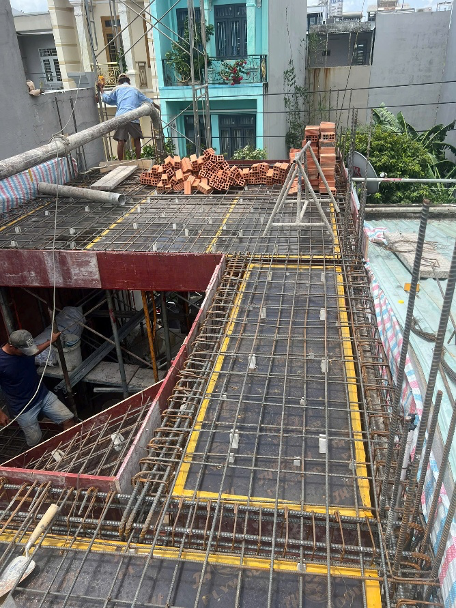 Lắp đặt thép dầm, sàn tầng 3